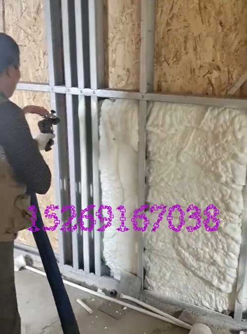 聚氨酯噴涂機活動房屋隔熱保溫現(xiàn)場施工(圖3) 聚氨酯活動房屋隔熱保溫案例